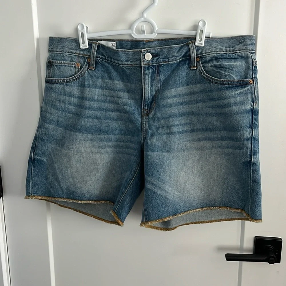 Gap Sexy Boyfriend Jean Shorts Size 32 Like New 100% Cotton